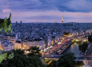 Pourquoi il est moins cher de se garer dans un parking à Paris que dans la rue